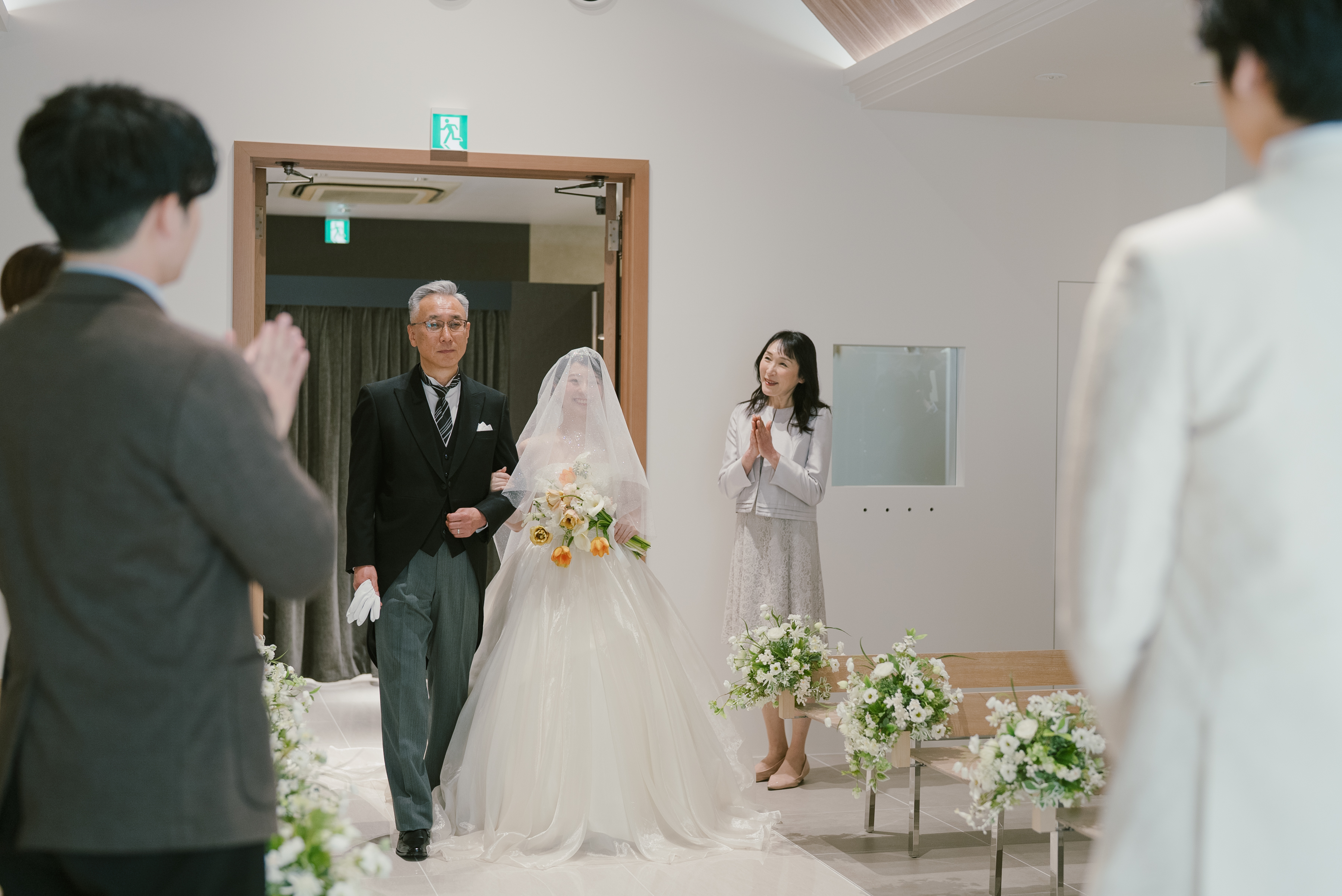 やさしい光と笑顔に包まれる、特別な挙式の時間
