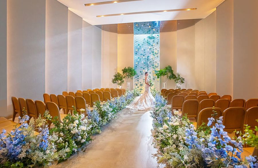 透明感あふれる“峡谷のチャペル”での神秘的な挙式