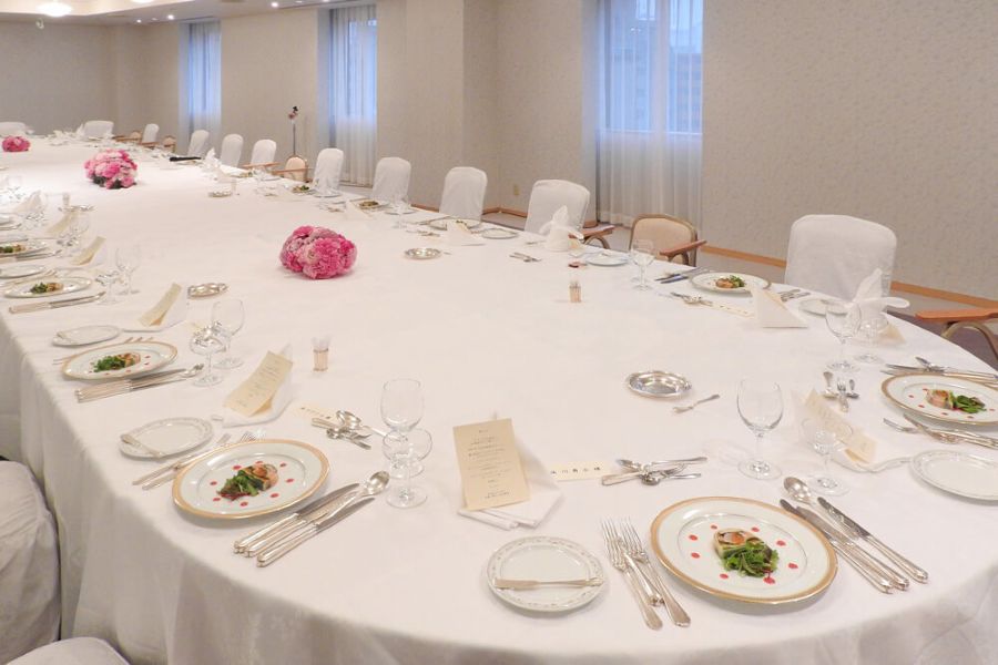 ご会食・披露宴は6名〜200名まで対応できる豊富な会場ラインナップ。