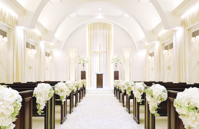 少人数でもアットホームに挙式が叶う