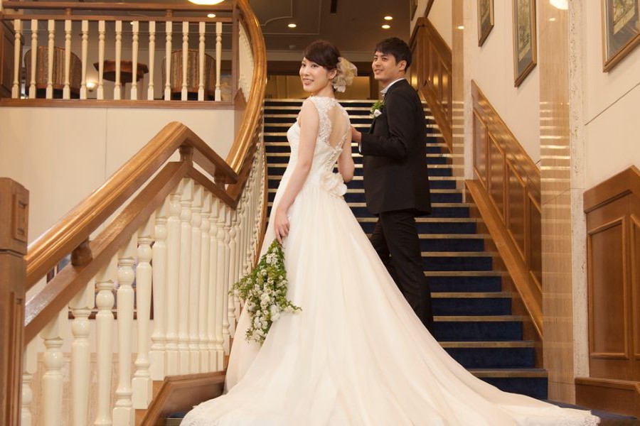 【草津駅すぐの好アクセス】JR草津駅からすぐの便利な立地で、遠方からのゲストも安心。 迷わずお越しいただけるアクセスの良さは、ご家族やご友人にも喜ばれるポイントです。