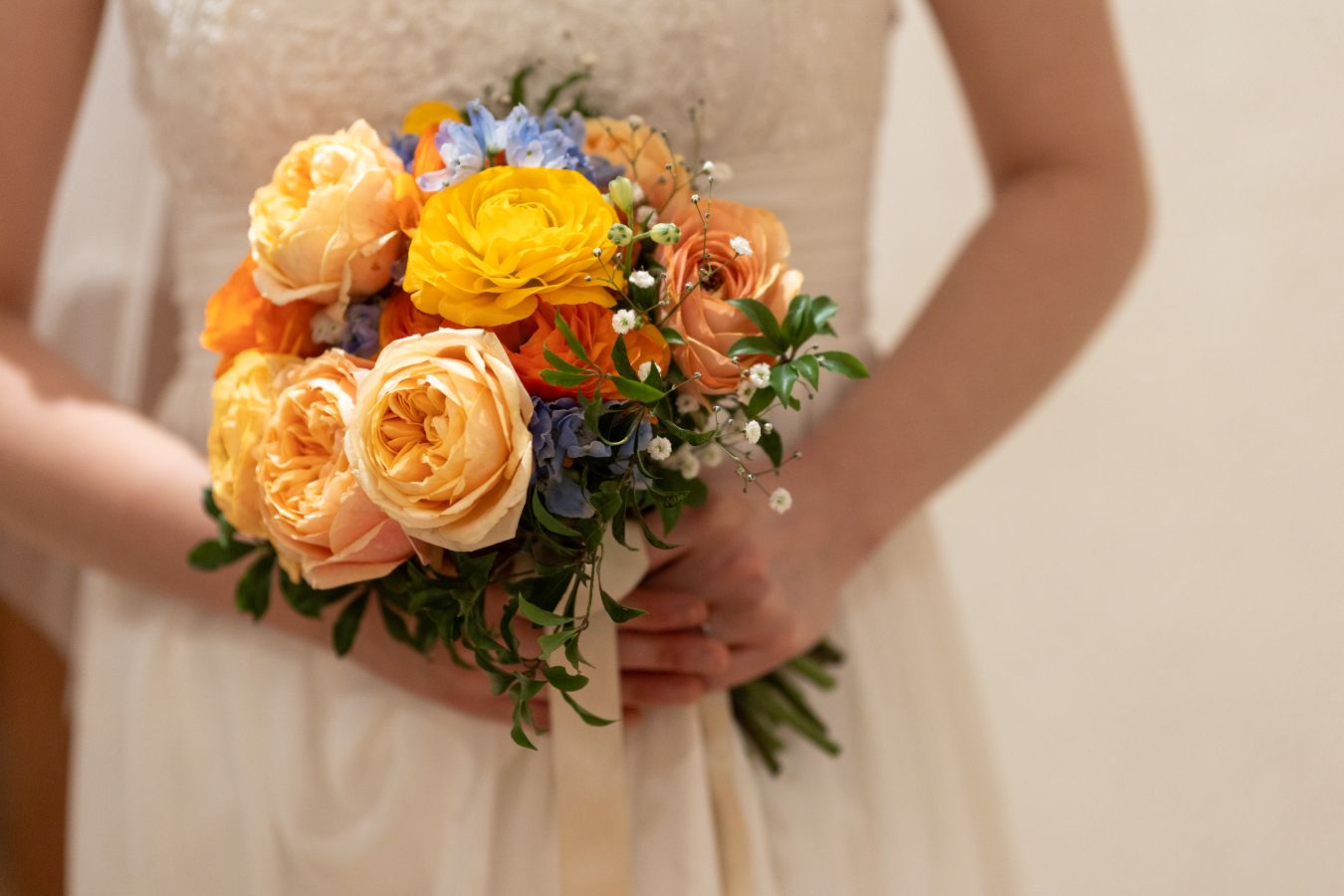 HOTEL LEPO CAHAL レストランAINOでご結婚式を挙げられたお客様の写真　押しカラーで作ったこだわりの生花ブーケ