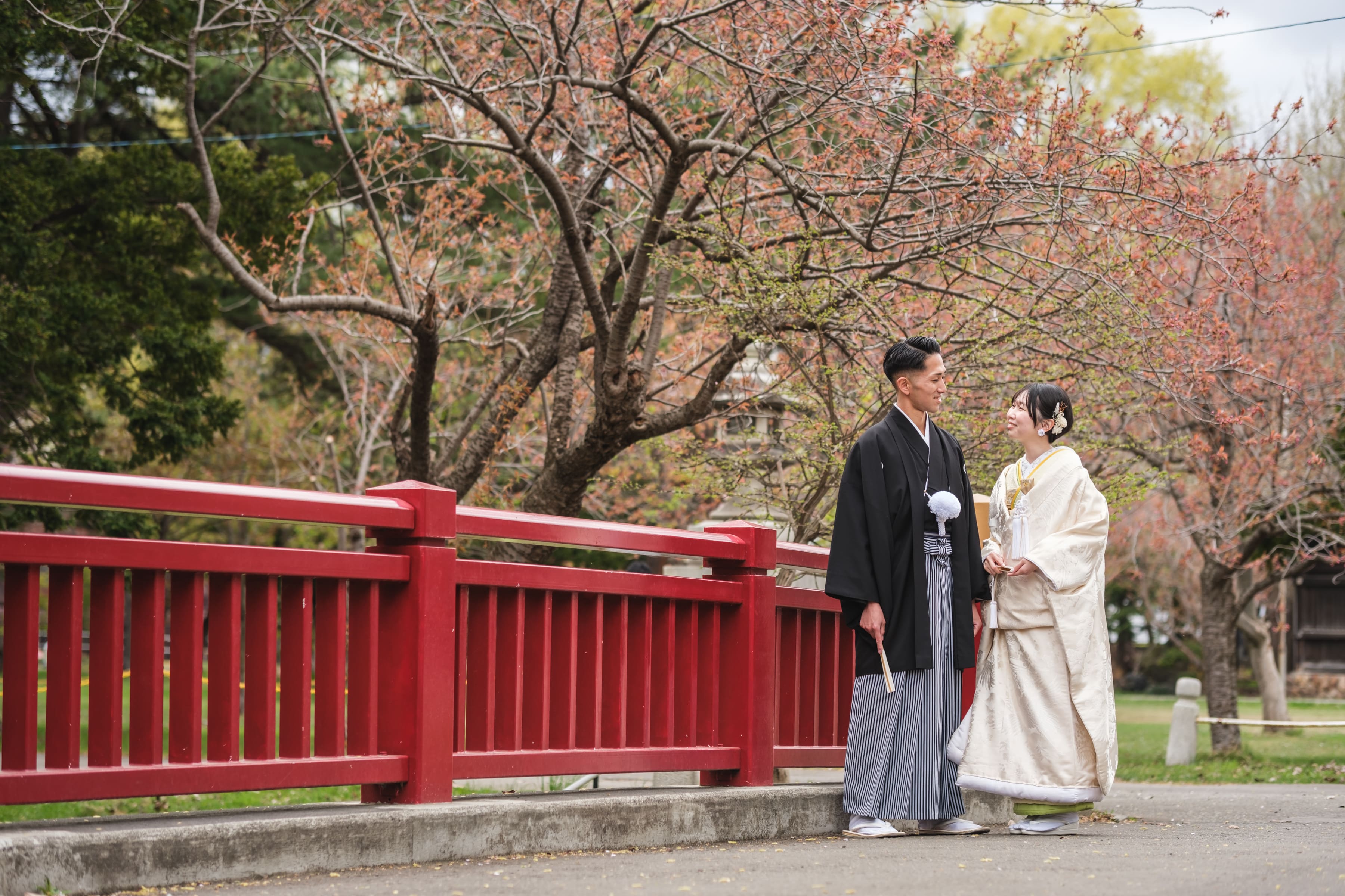 札幌で人気の神社結婚式｜護國神社での挙式風景