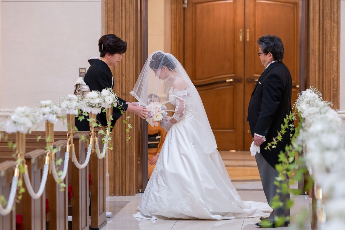 お母さまより　最後のお支度　ベールダウン
