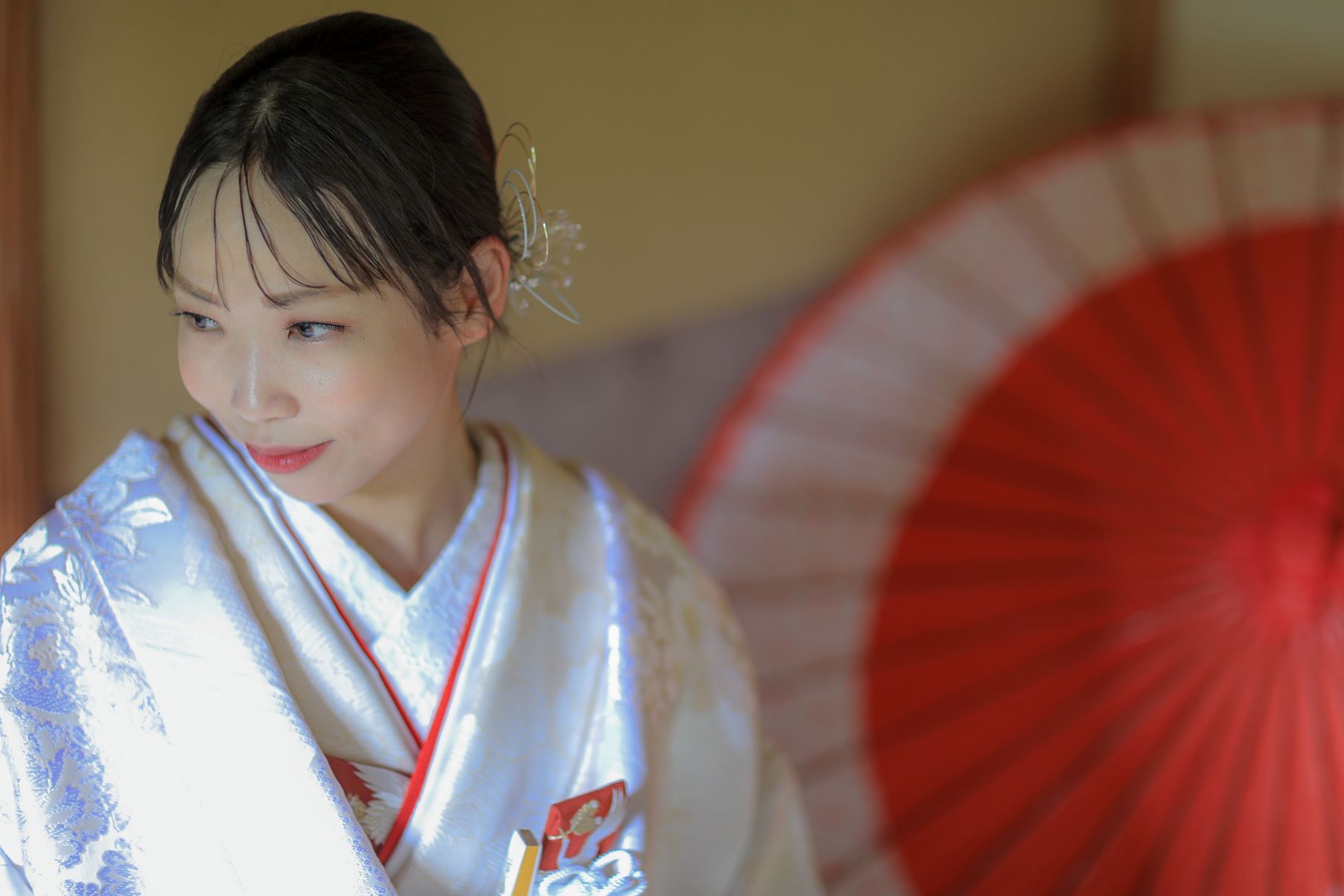 茶室で新婦ソロショット