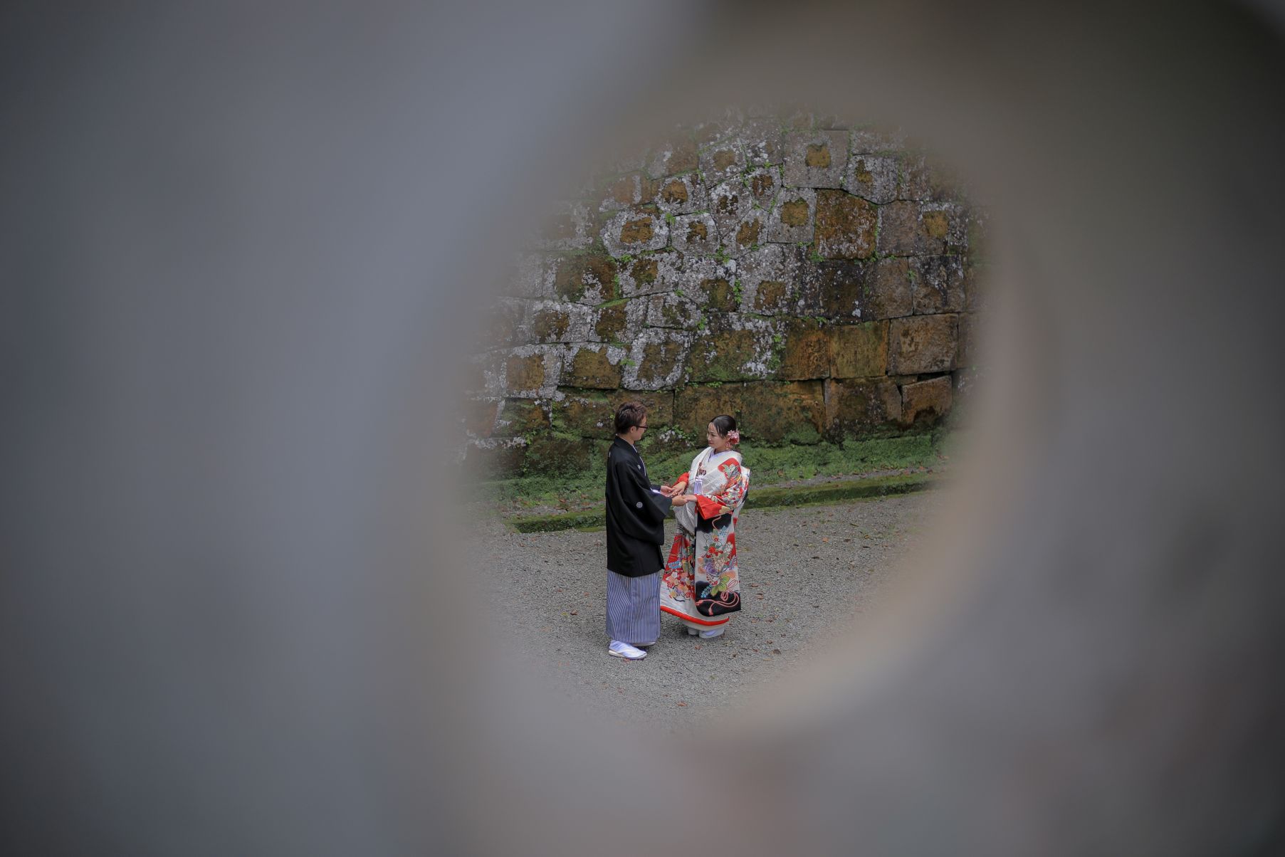 石垣の重厚感のある写真