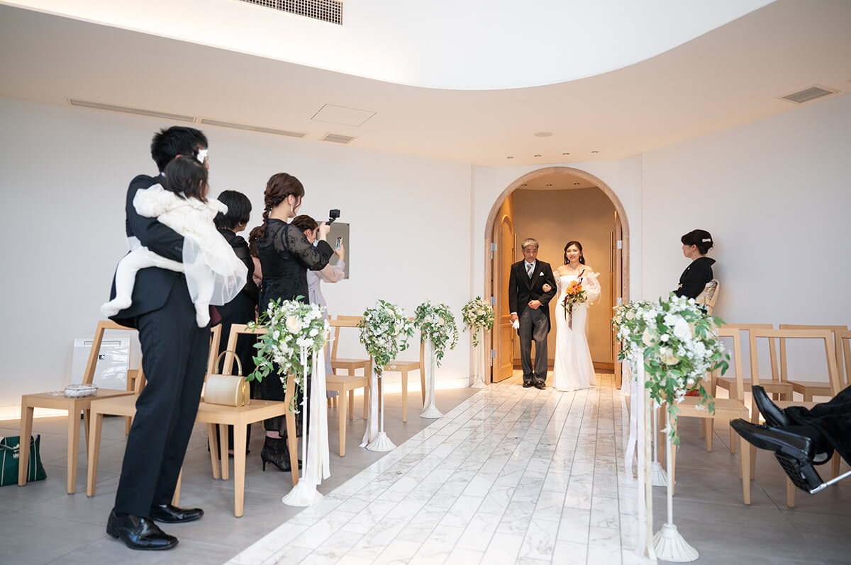 小さな結婚式 新潟チャペル　新婦入場シーン