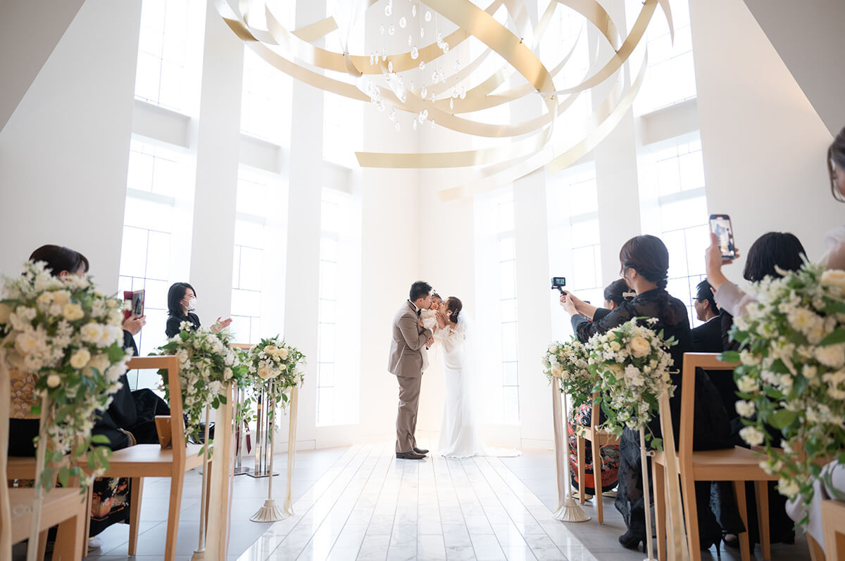 小さな結婚式 新潟チャペル　お子様へ誓いのキス