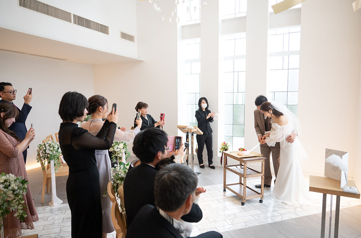 小さな結婚式 新潟チャペル　ケーキカットが出来る人前式