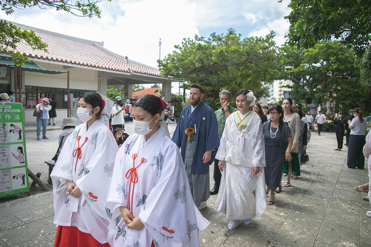 波上宮で挙げられたお客様の結婚式写真01