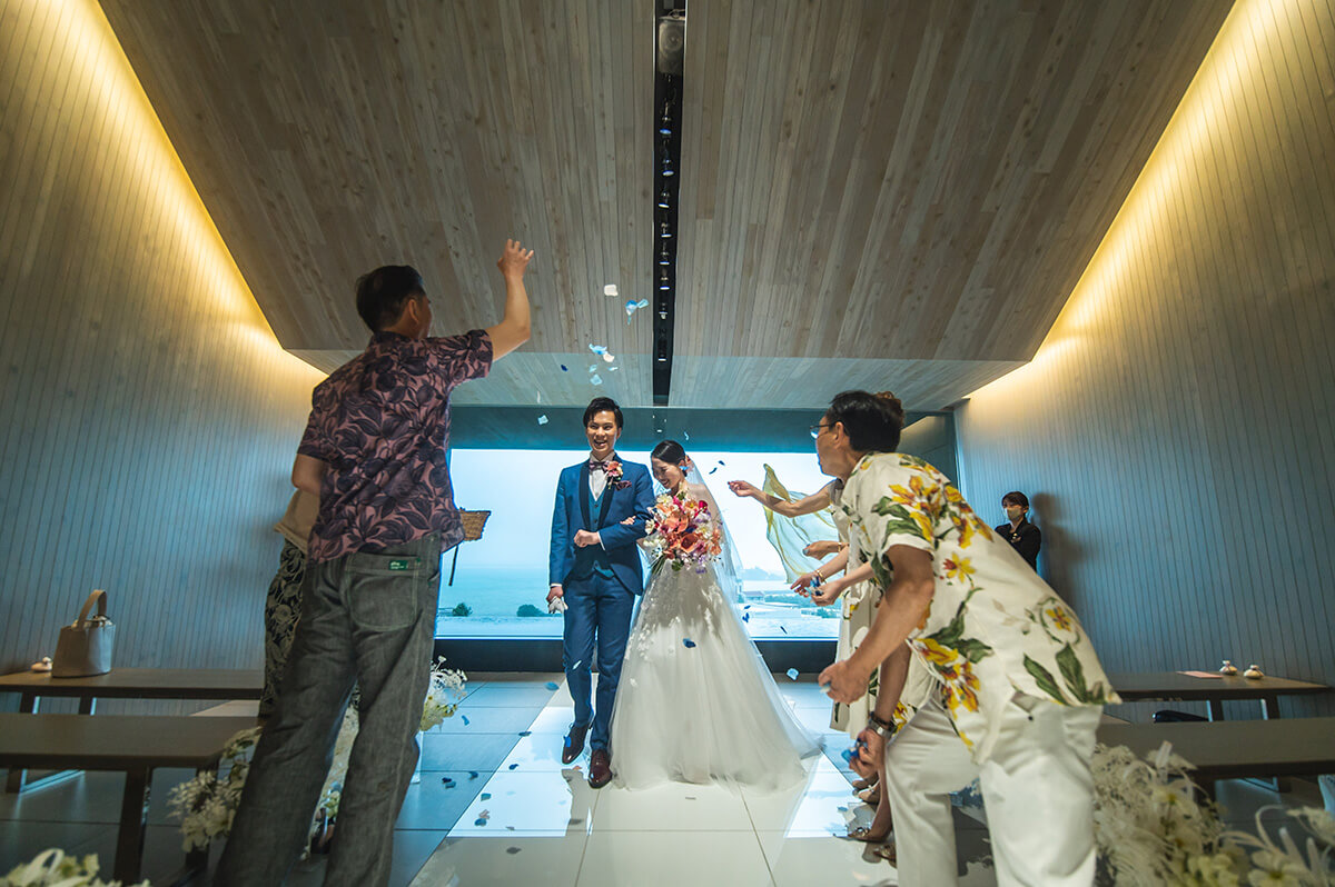 沖縄リゾートで挙げられたお客様の結婚式写真12