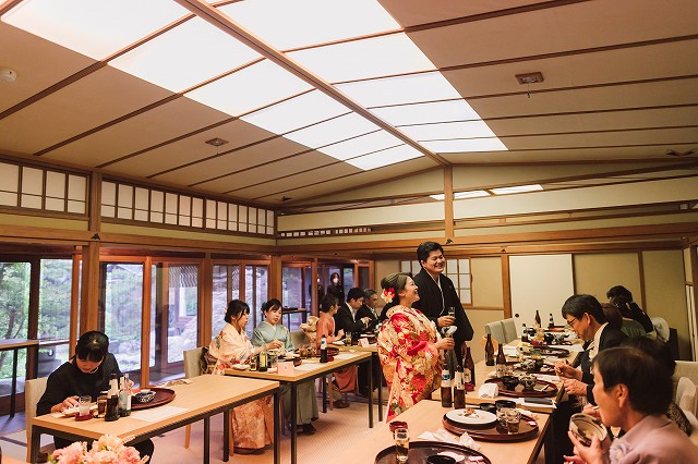 道後うめ乃や　神社での誓いのあとに、和やかなひととき