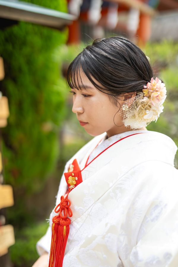 伊佐爾波神社で挙げられたお客様の結婚式写真　白無垢姿の新婦様ソロカット
