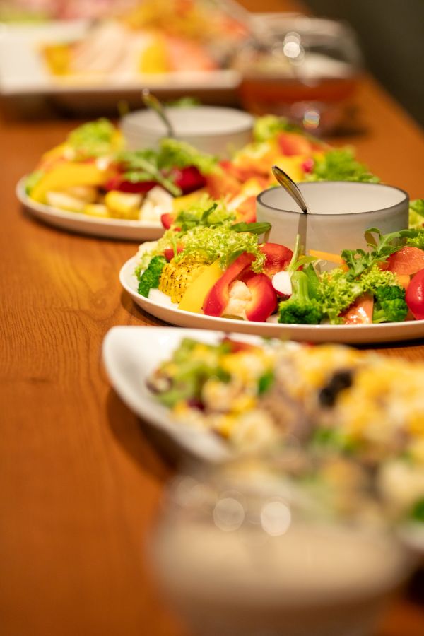 HOTEL LEPO CAHAL レストランAINOでご結婚式を挙げられたお客様の写真　食事はブッフェで好きなものを好きなだけ