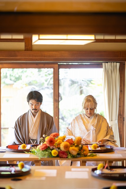 道後うめ乃や　セレモニーにて願いと想いをこめている瞬間