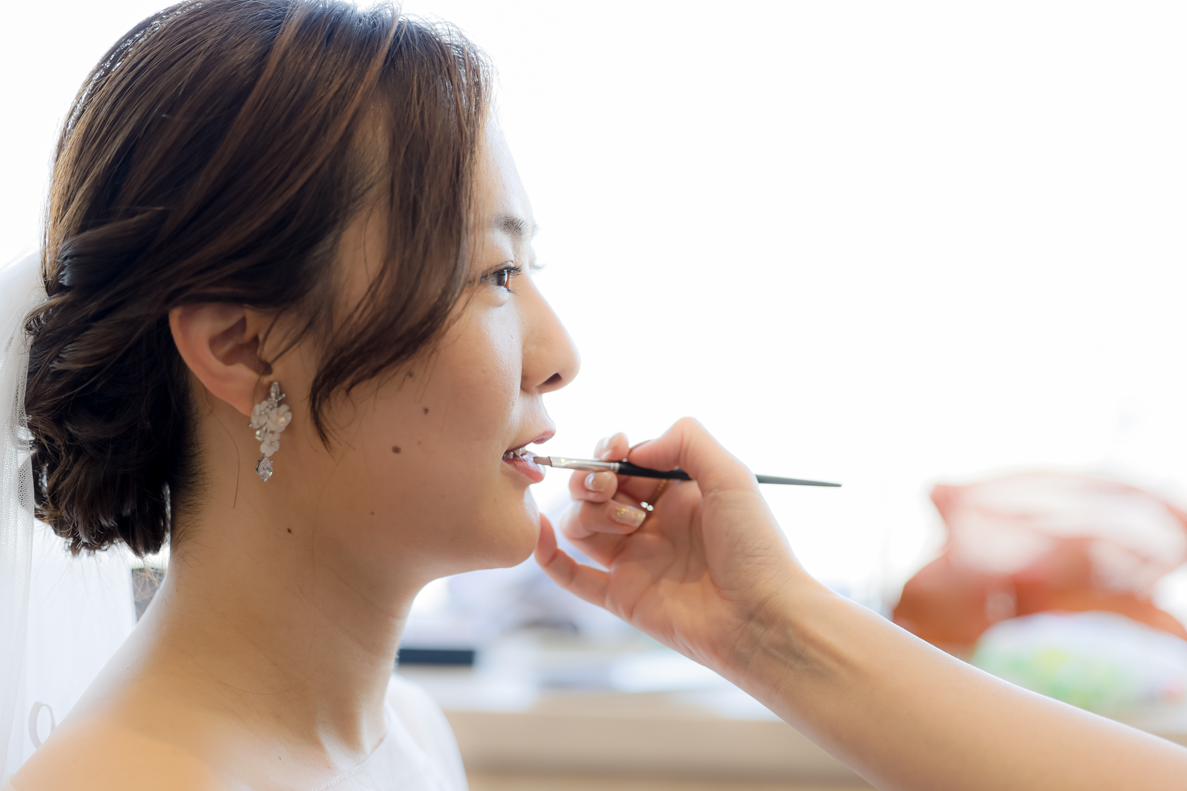 新婦様のお支度シーンからスタート