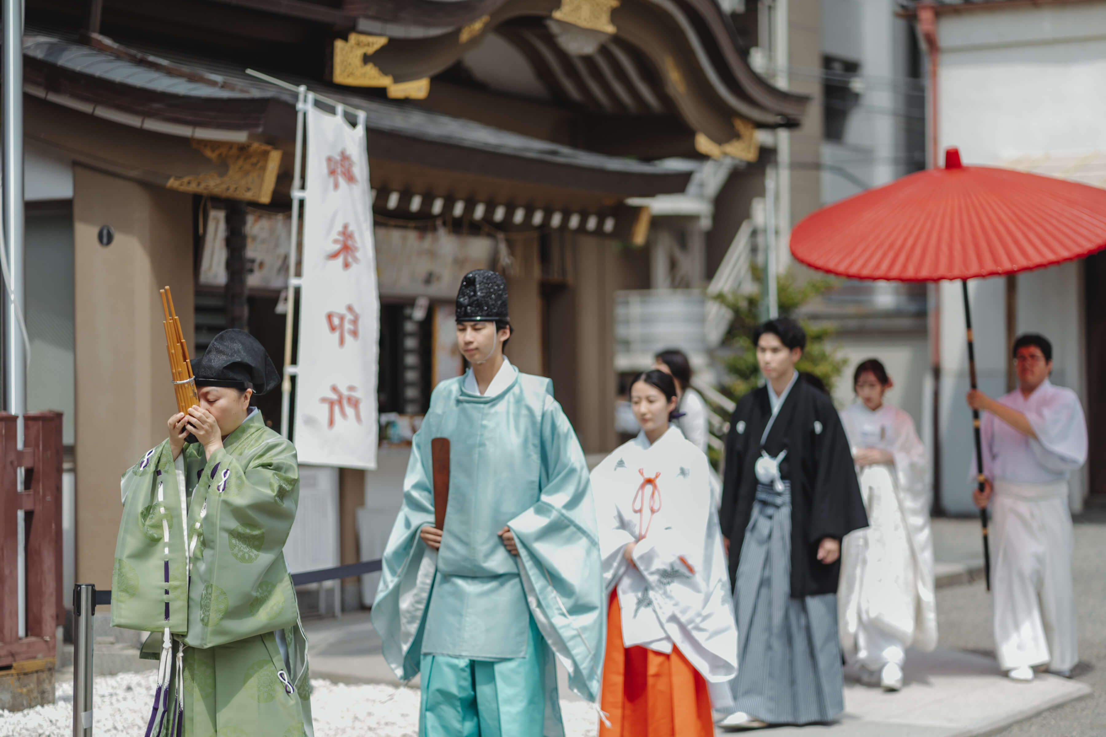 浅草神社でご結婚式を挙げられた新郎新婦様