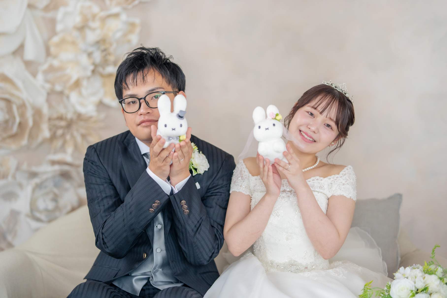 人形からひょっこりするお2人
