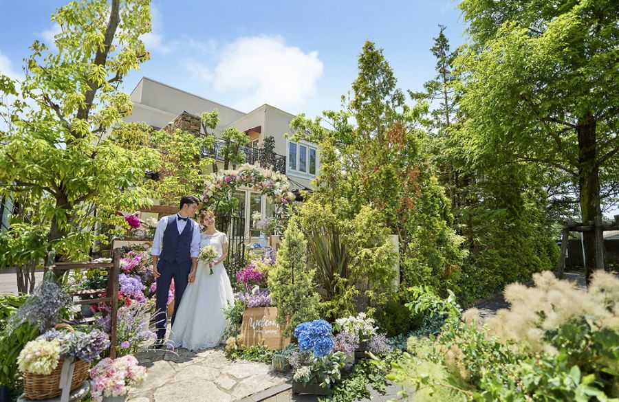 少人数のアットホームなウェディングに最適で、 大切な家族や友人と“おうちパーティ”のような温かな時間が過ごせます。 ペット参加OKで、家族みんなで結婚式を楽しめるのも魅力♡