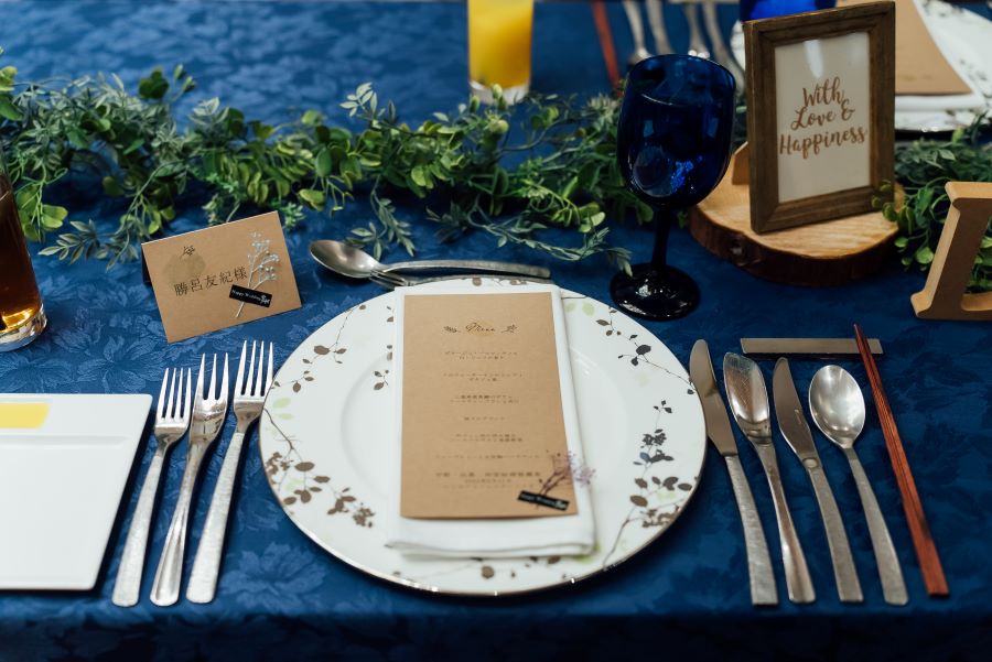 おふたりの出身地や思い出を取り入れた料理で伝える“おもてなし”