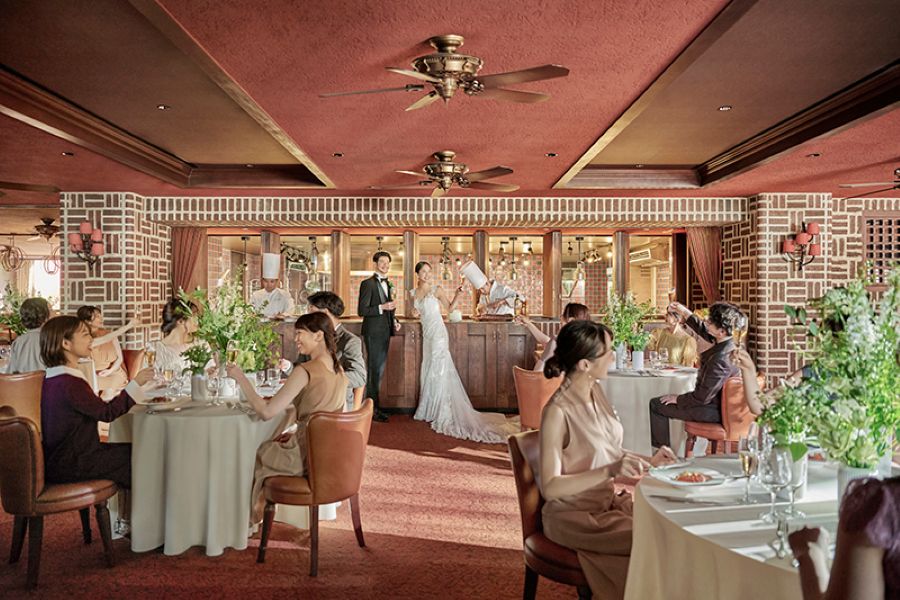 新潟駅より徒歩10分の好立地、提携駐車場完備。遠方からのゲストも安心してお越しいただけます。