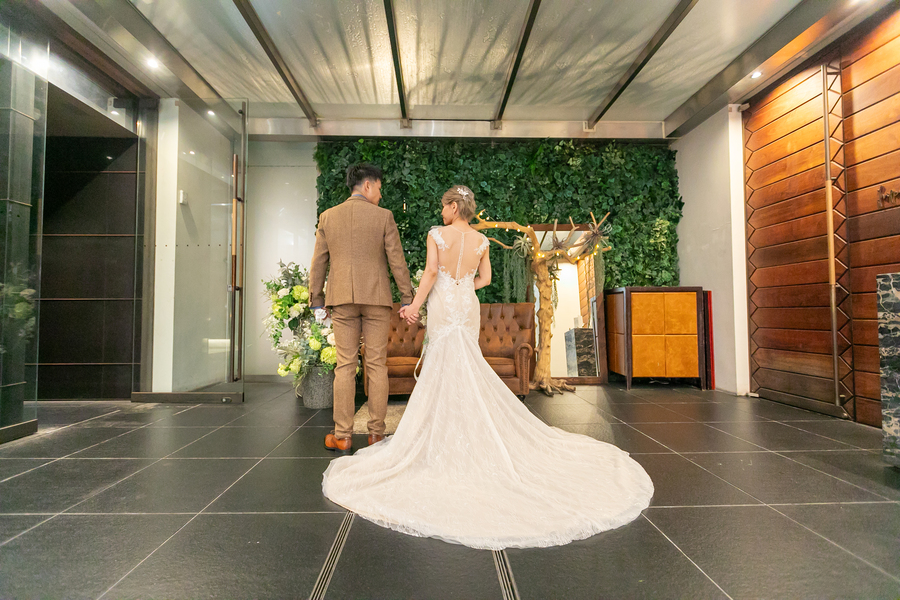 本物のアンティークに囲まれた“非日常の世界観” フリジェリオは、海外の邸宅を思わせるアンティーク家具やアートが並ぶ特別な空間が魅力。 少人数婚だと、その世界観を“独占している感覚”がより強くなります。