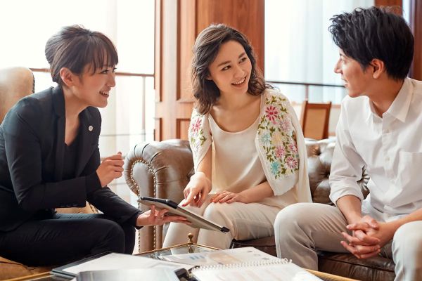 安心してお申し込みいただけるよう、開催50日前までのキャンセルは無料、
16日前までの日程変更も無料で承ります。
さらに、お支払いは後払いシステムもご利用可能。
「納得」して会場を決定したいおふたりにも安心してご利用いただけます。