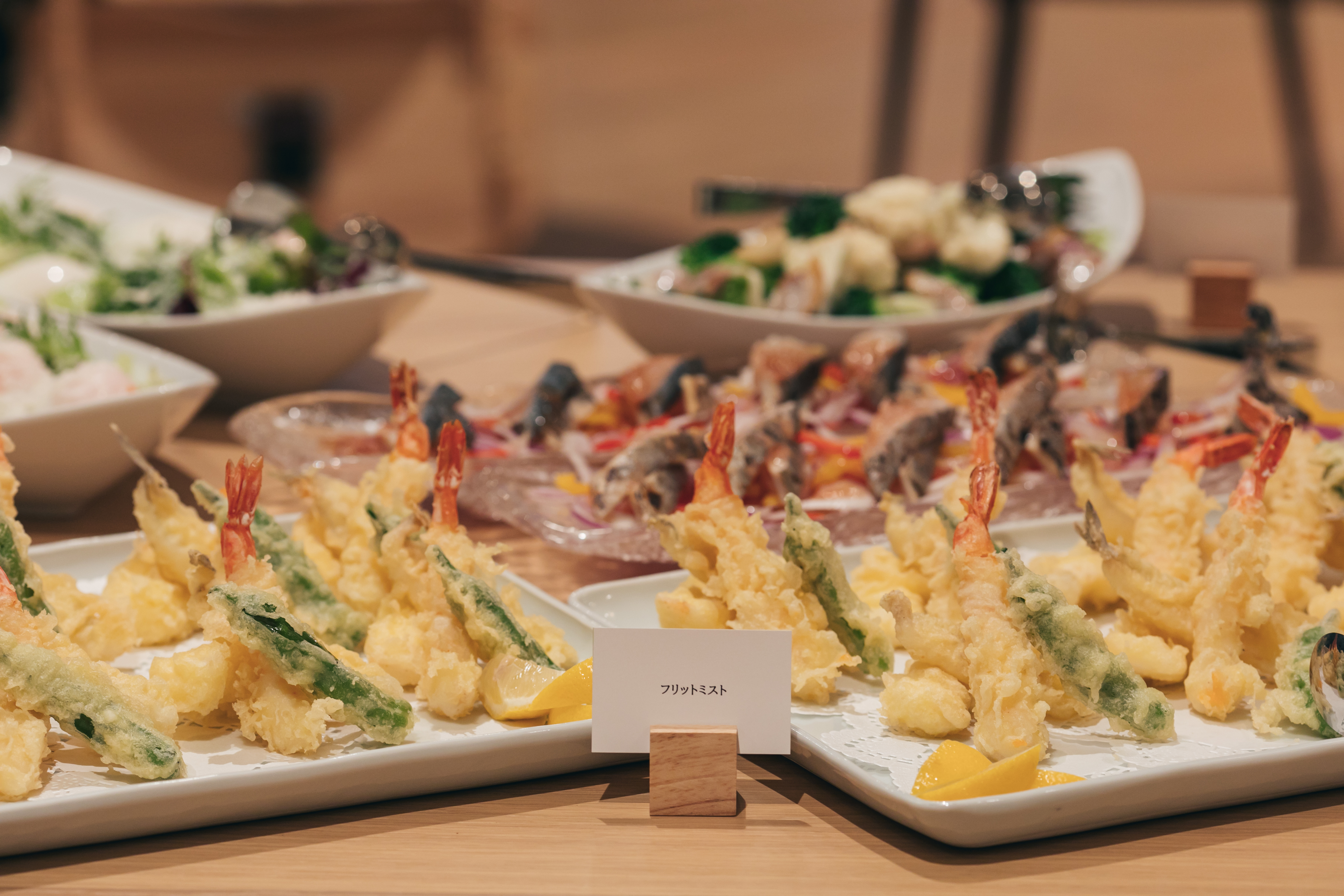 【選べるお料理スタイル】ブッフェ料理、コース料理の2つからお選びいただけます！ゲストのことを考えたおもてなしが叶います！