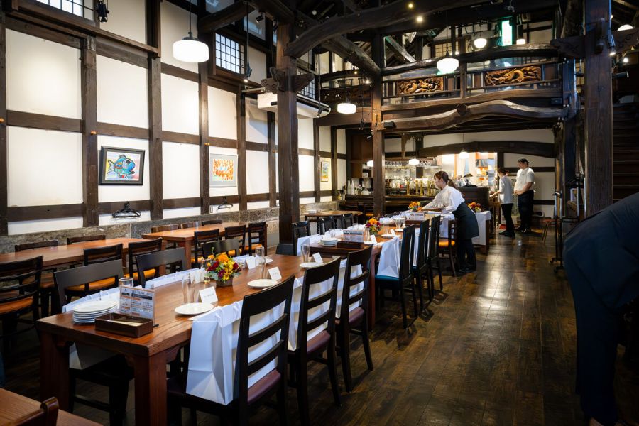 築150年以上・江戸時代の酒蔵を移築した“レトロな蔵空間”