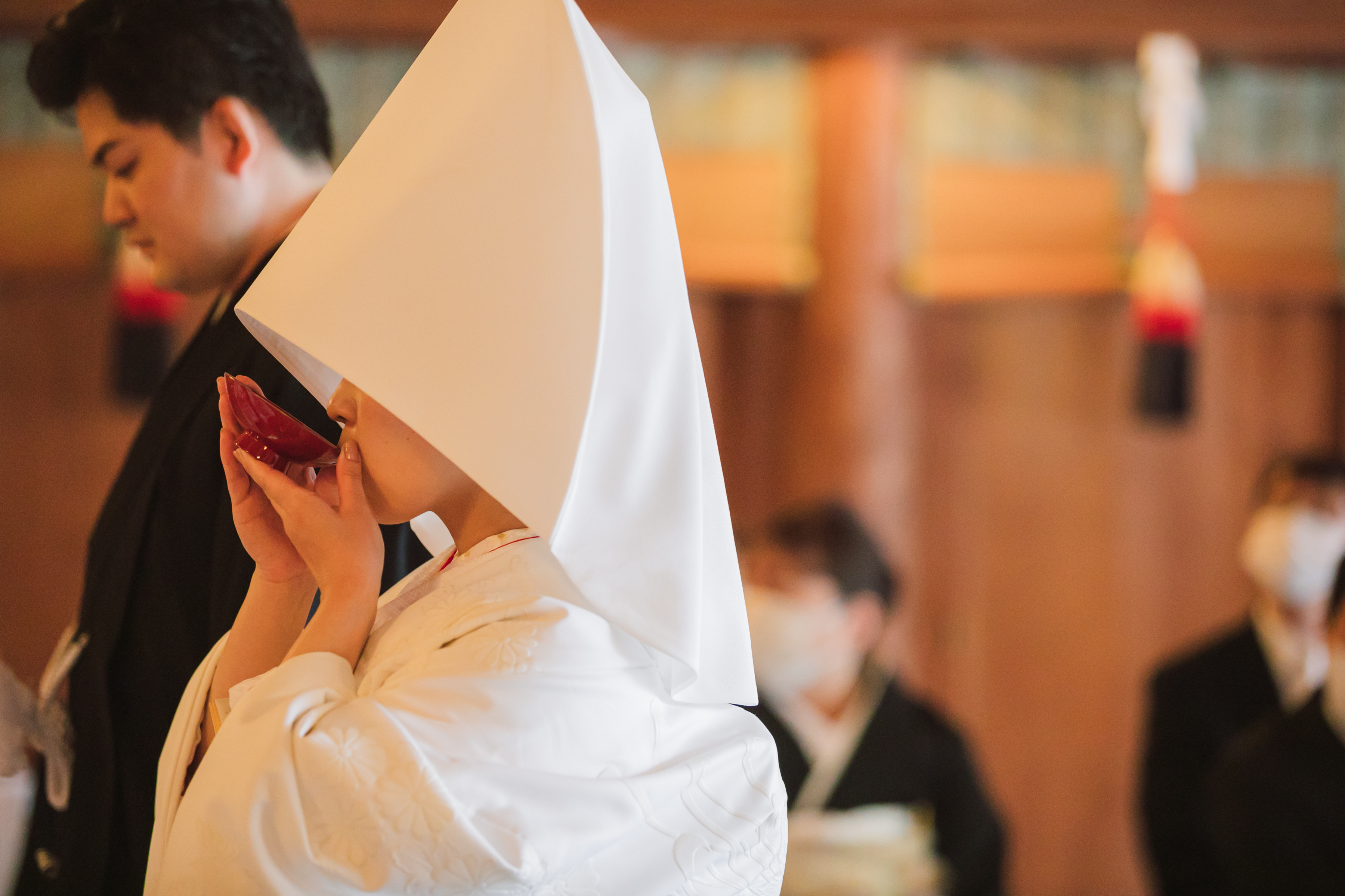 神社挙式でも安心してお任せいただけるよう、専任のプランナーが準備から当日までしっかりサポートいたします♪当日はプランナーも同行し、おふたりの大切な一日をサポート。神社での挙式を安心して迎えられるよう、経験豊富なスタッフが寄り添いながらお手伝いしますので、安心して当日をお迎えいただけます♪
