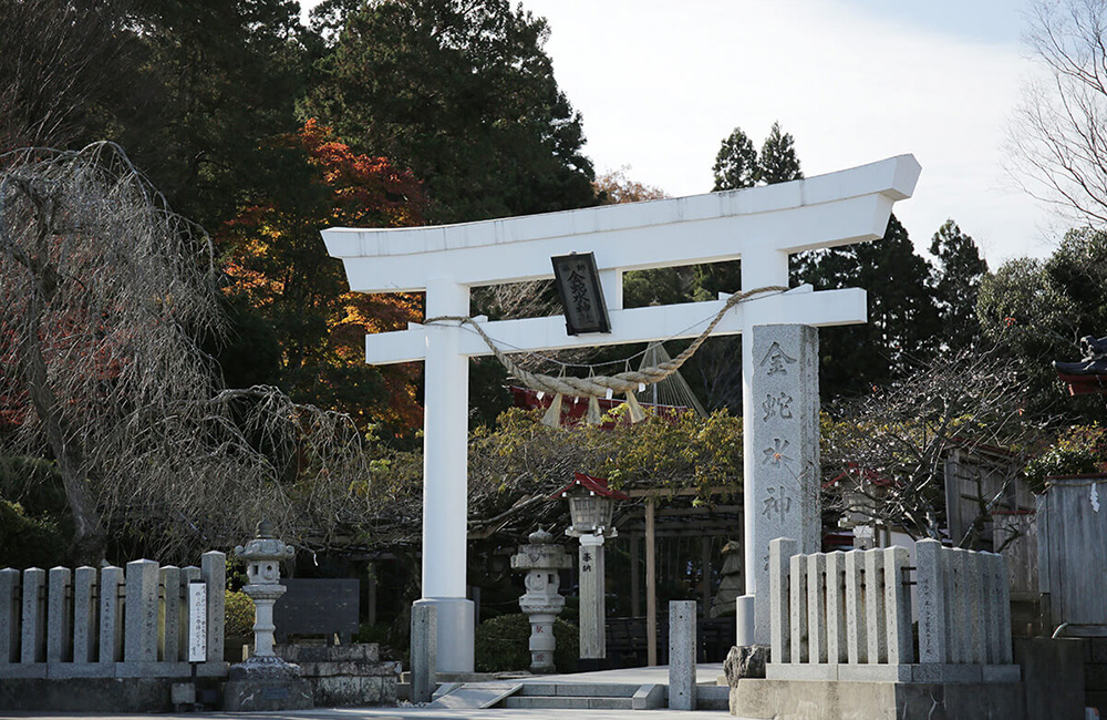 金蛇水神社