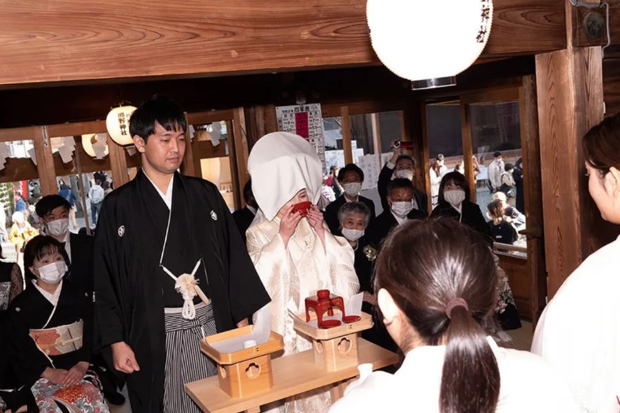 最近若い層を中心に改めて注目を浴びている「神前挙式」