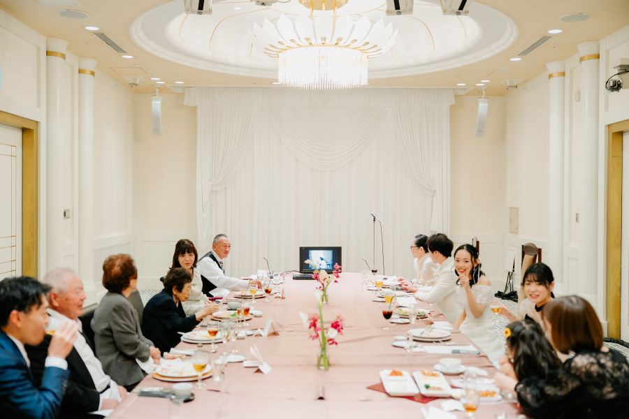 挙式後の会食・パーティー会場の提携先も豊富にご用意しています。
少人数会食から、ご友人をたくさん招いた賑やかなパーティーまで、ご希望のスタイルに合わせたおもてなしが可能です。