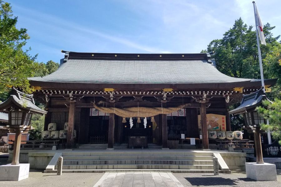 菊池城跡に立つ、歴史香る“武家ゆかりの神社”