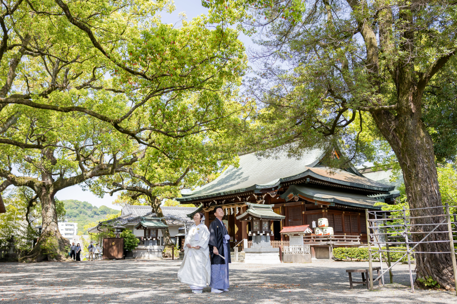 日本で最初の夫婦神を御祭神として祀ることから 縁結びの御利益があるとされ、 良縁を求め多くの人が訪れます