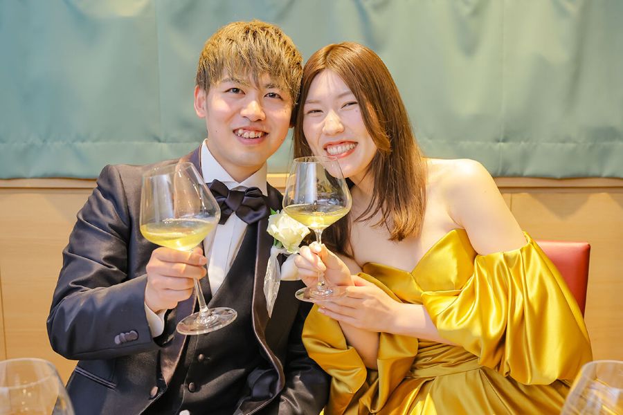 産地直送の食材を使った本格フレンチと、オーナーソムリエがセレクトした 300種以上のワイン が楽しめる大人のレストラン。