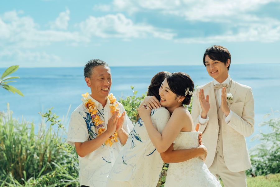 形式や豪華さよりも、ふたりの想いを大切に。経験豊富なスタッフが寄り添い、おふたりらしい結婚式を実現します。