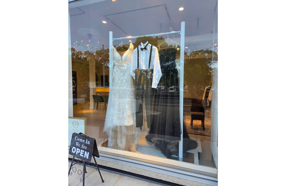 宮崎サロンのショーウィンドウ