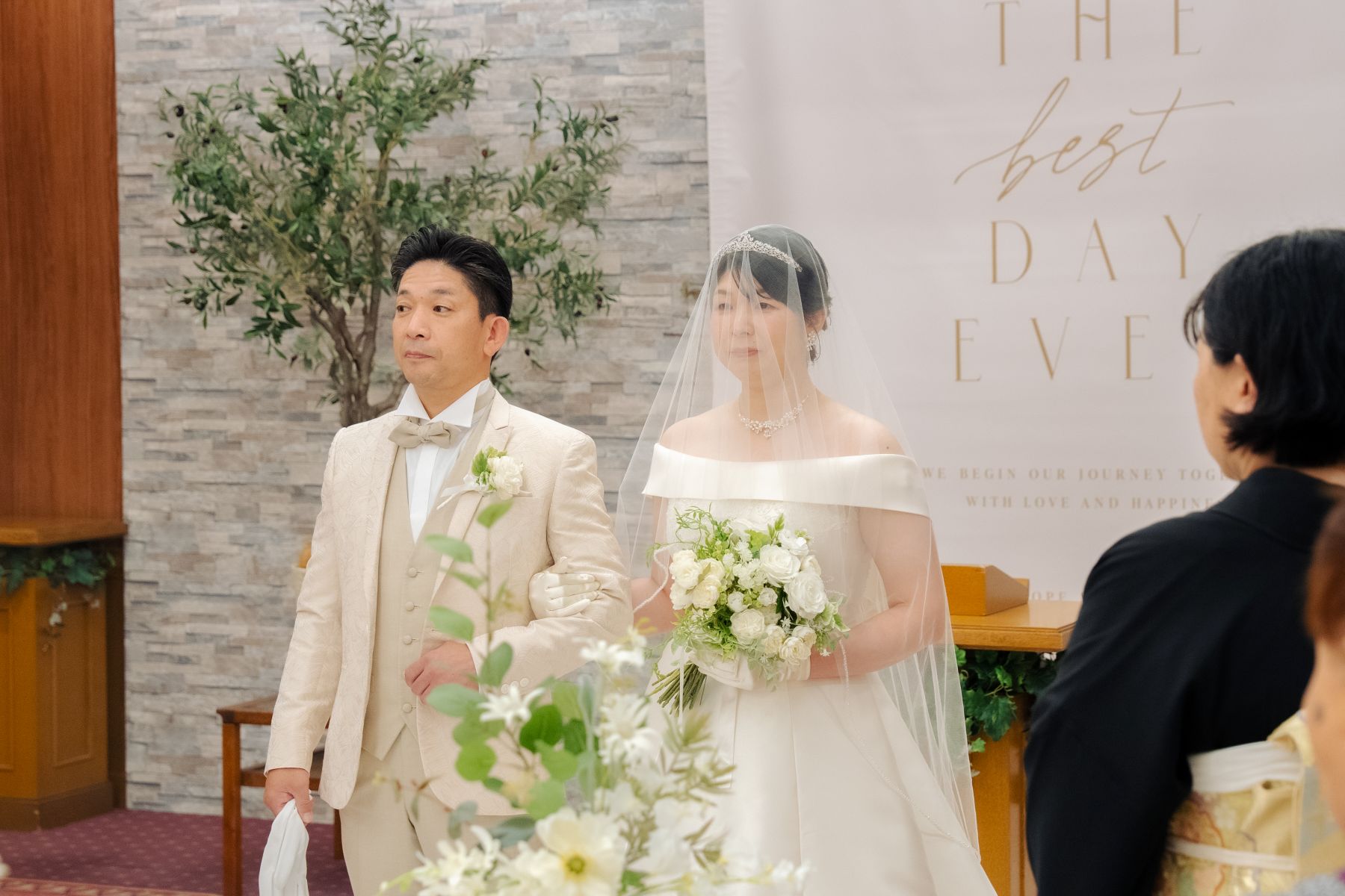 おふたりにぴったりの“結婚式のかたち”を一緒にデザイン ♡ホテルのラグジュアリーな空間で叶えるクラシカルな挙式も、 レストランでのアットホームでもてなすパーティーも♪経験豊富なスタッフがしっかりサポート！会場選びから衣裳・進行・撮影まで、トータルで相談できるので、 初めての準備でも安心しておまかせいただけます♪