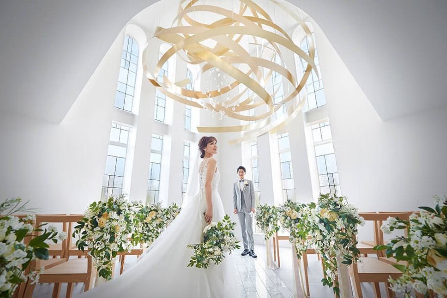 2人のみ挙式～30名まで幅広い人数にぴったりの、温もりを感じるチャペル
