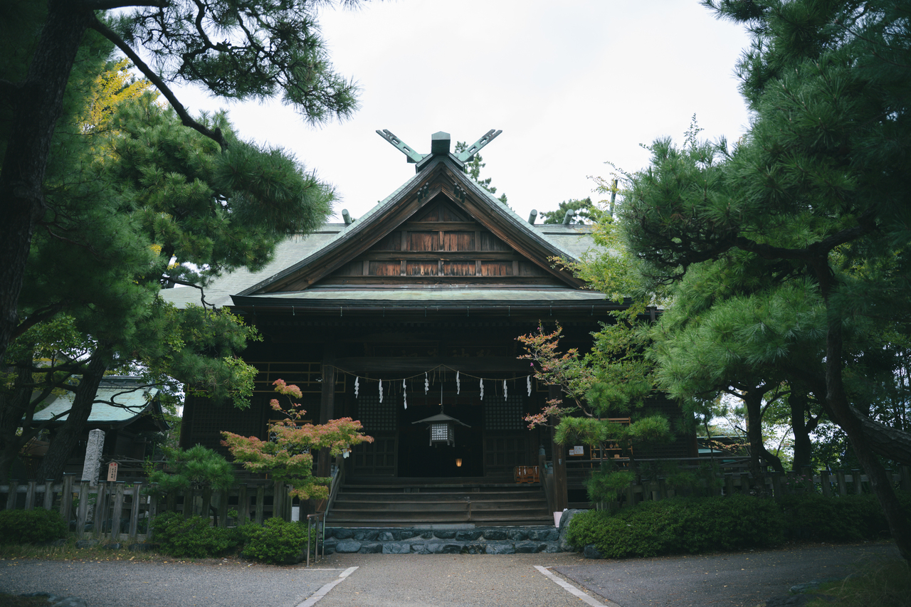 八百万の神々に見守られる神前挙式