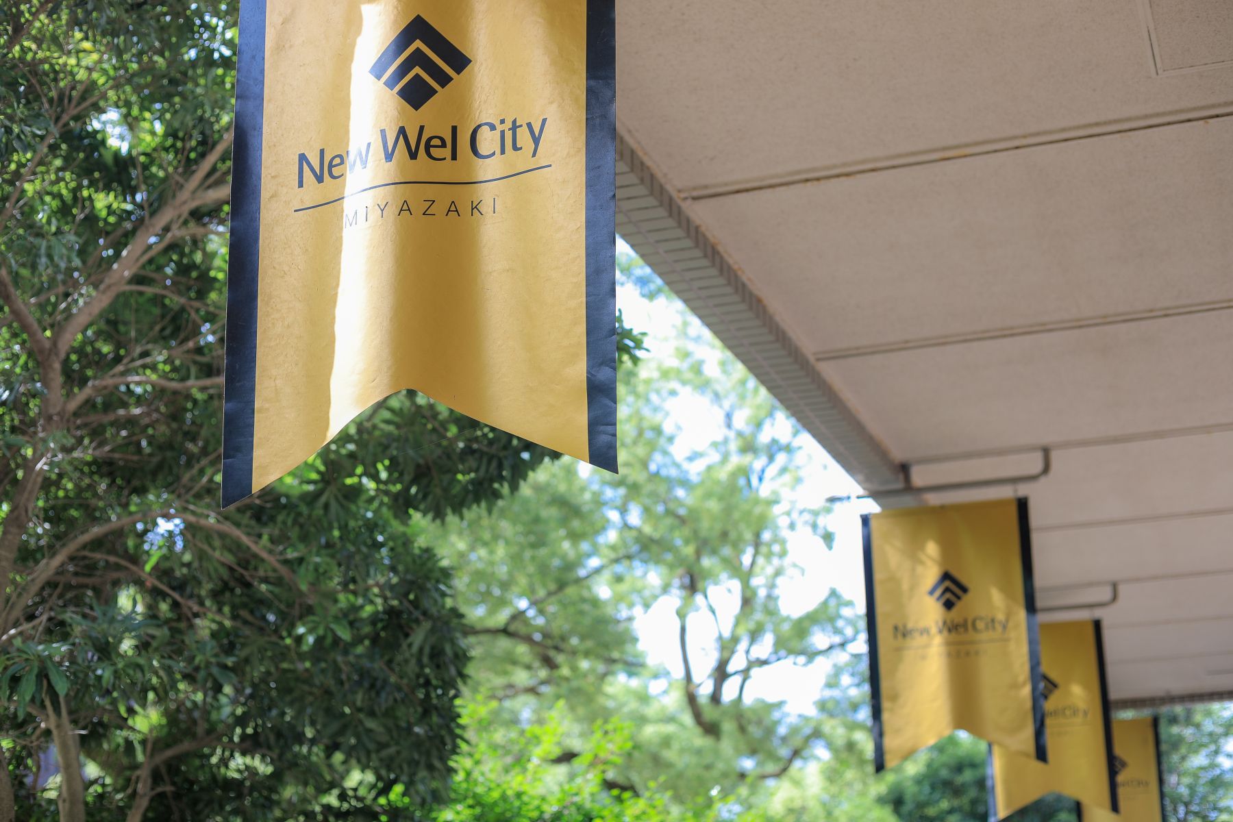 宮崎駅から徒歩3分！空港からも車で20分！宮崎市の中心で移動がしやすいく、300台分の無料駐車場も安心の好立地♪