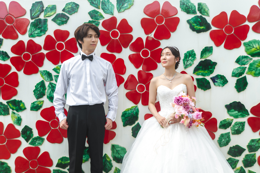 【持ち込み無料で自由自在｜予算内で賢く、とことん「わたしちらしく」】衣装や手作りアイテム、こだわりのグッズも無料で持ち込みOK！決められた枠にとらわれず、おふたりらしいオリジナルウエディングを表現できます。ご予算に合わせた明朗会計で、費用面でも安心のホテルウエディングを実現します。