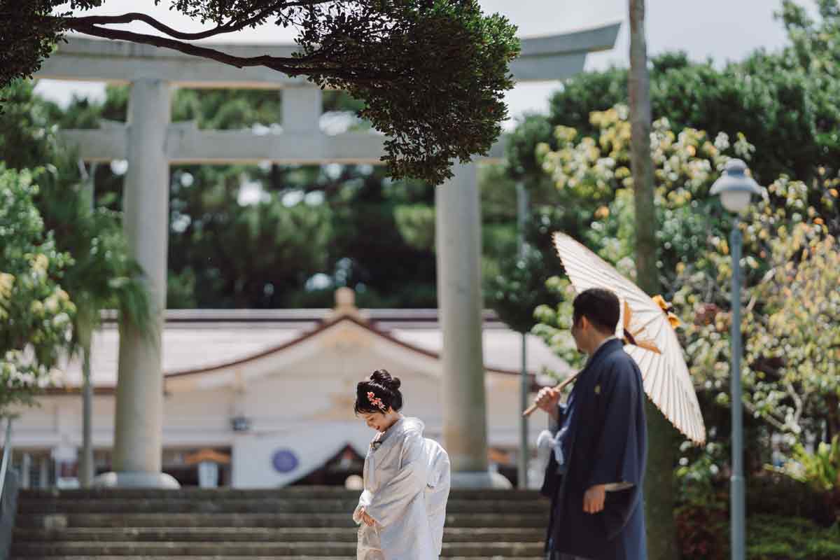 護国神社では、形式にとらわれず、ふたりらしいスタイルで挙式が可能です。
伝統を大切にしながらも、自由度の高いプランで準備もスムーズ。
手軽に叶う本格的な和婚は、準備を効率的に進めたい忙しいカップルにもぴったりです。