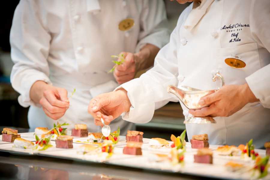 名だたる著名人が声を揃えて絶品と評価する本格フレンチをご堪能