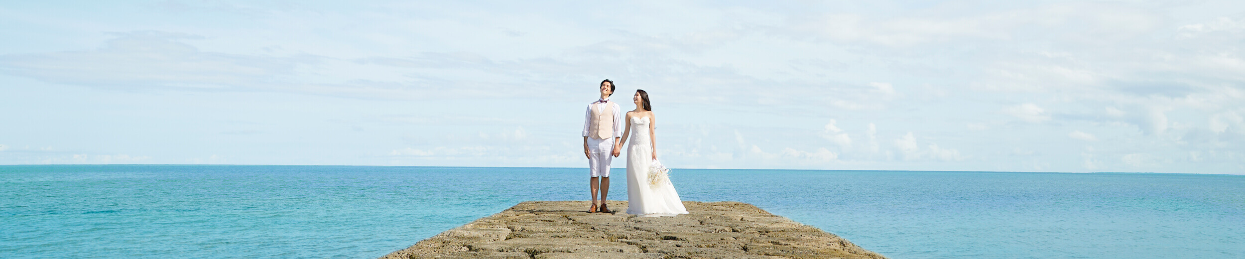 小さな結婚式 沖縄イル・ド・レ チャペル（ブルーインフィニティー）