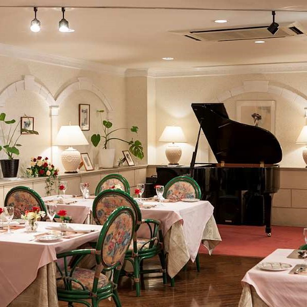 レストラン マーヴェラス パラディ白金