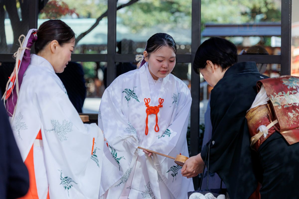 坐摩神社