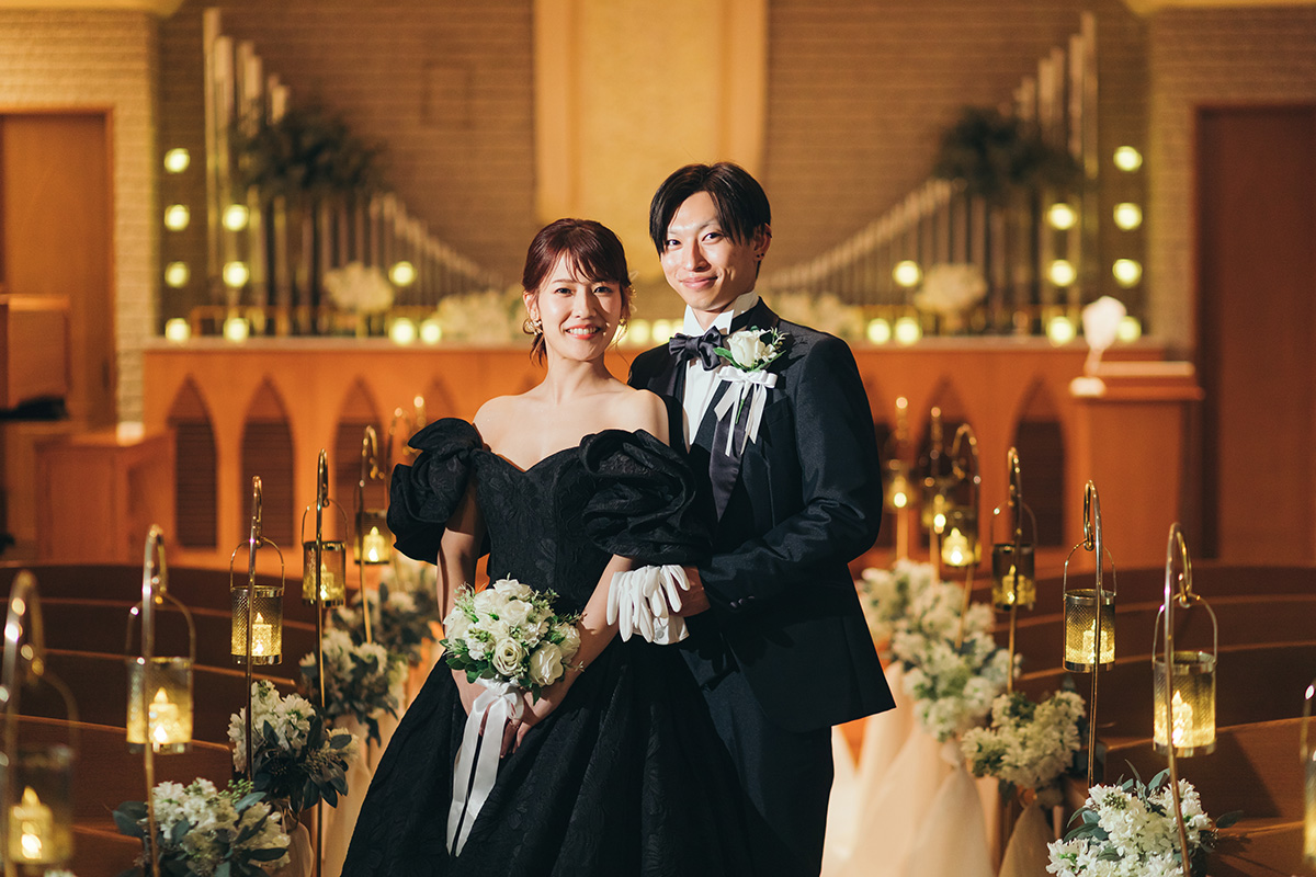 ライトアップされたチャペルがおふたりをロマンティックに彩ります