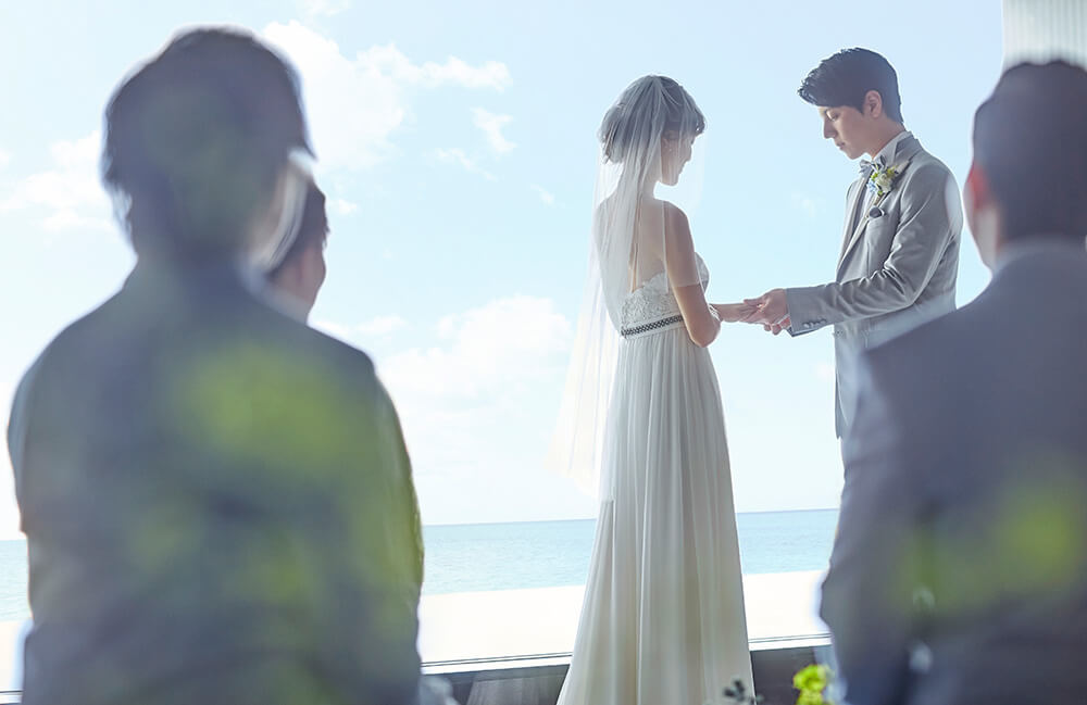 小さな結婚式 沖縄イル・ド・レ チャペル（ブルーインフィニティー）